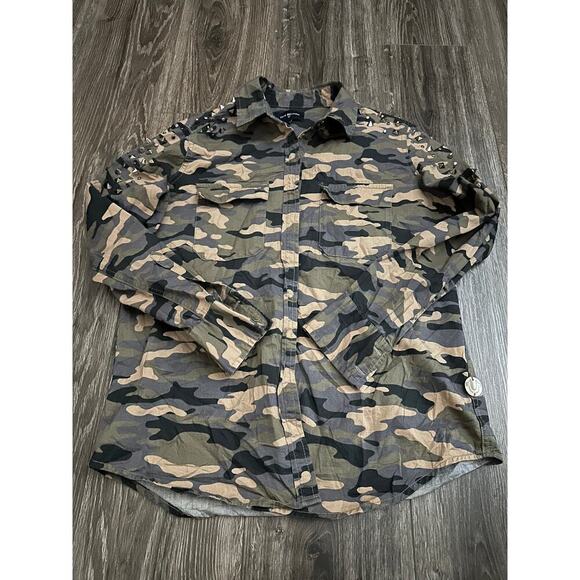 True Religion Women’s Camo Studded Button Down Utility Shirt size Small - Picture 1 of 10